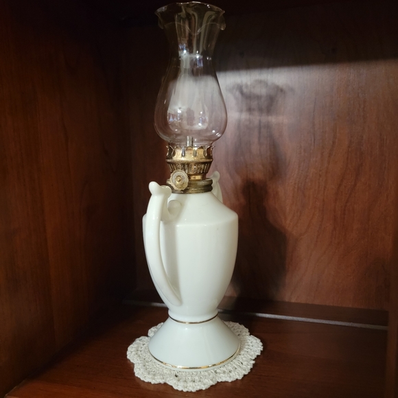 HOLLY HOBBIE® ♡ 1970's Mint Condition Genuine Porcelain Miniature Oil Lamp - Picture 11 of 13
